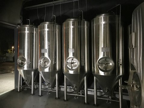 荷蘭客戶的釀酒設(shè)備安裝完成！